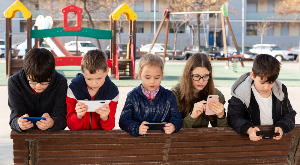 carepage-dangers-ecran-pour-les-enfants